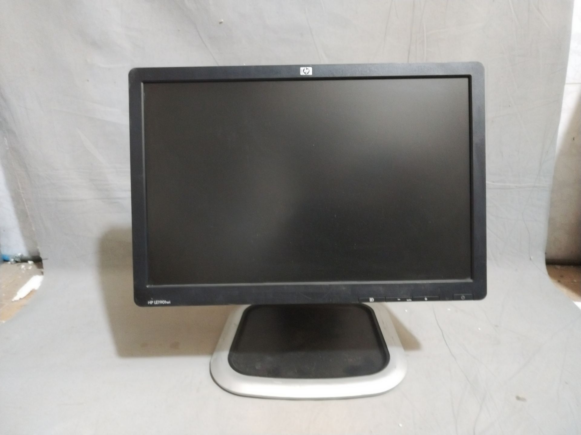 مانیتور اچ پی استوک 19 اینچ hp le1901wi