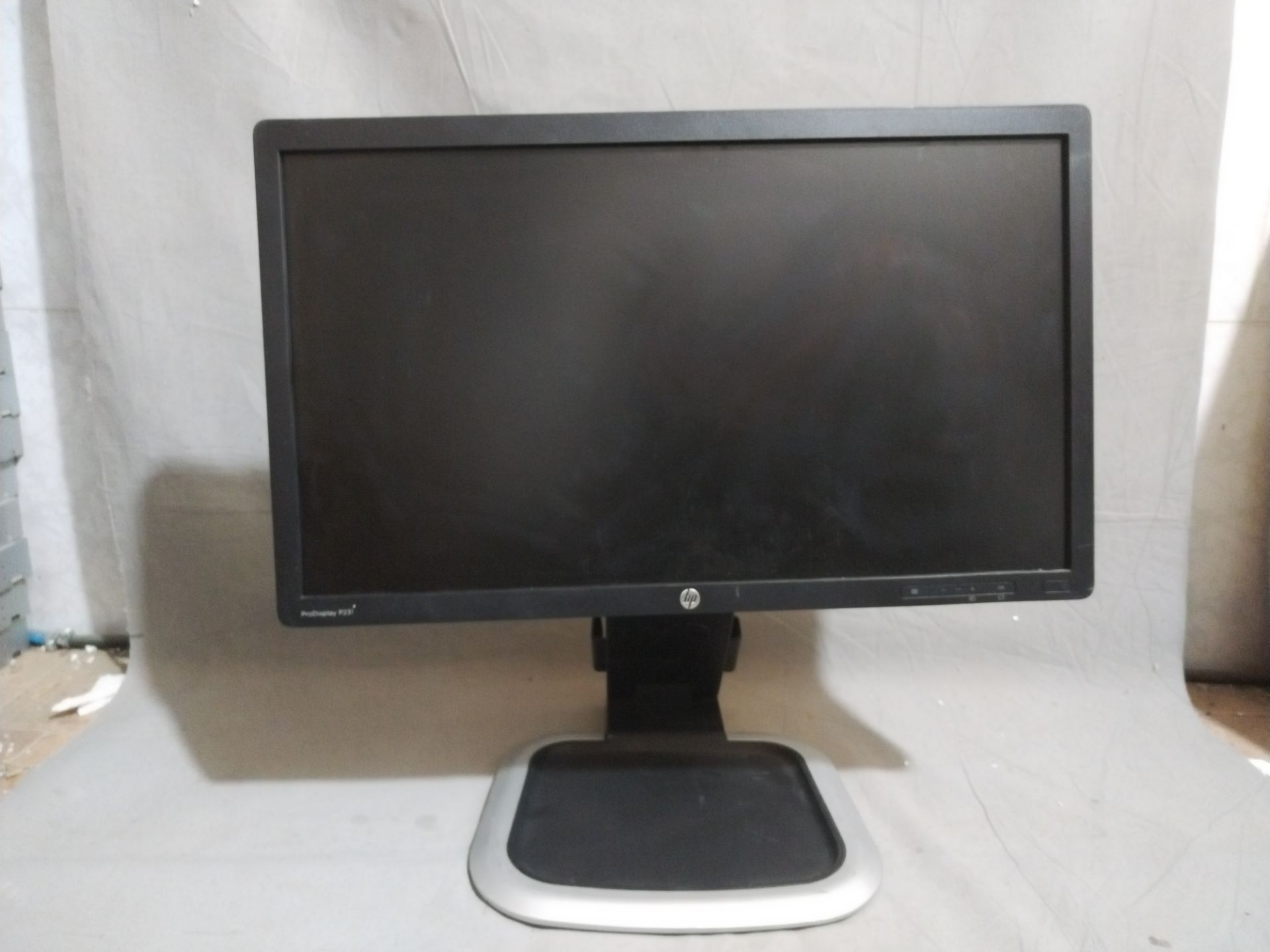 مانیتور اچ پی استوک 23 اینچ  hp p231